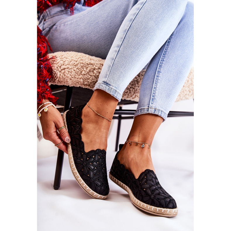 PE1 Bailarinas De Mujer Sin Cordones Con Flores Vennice Negras negro 1