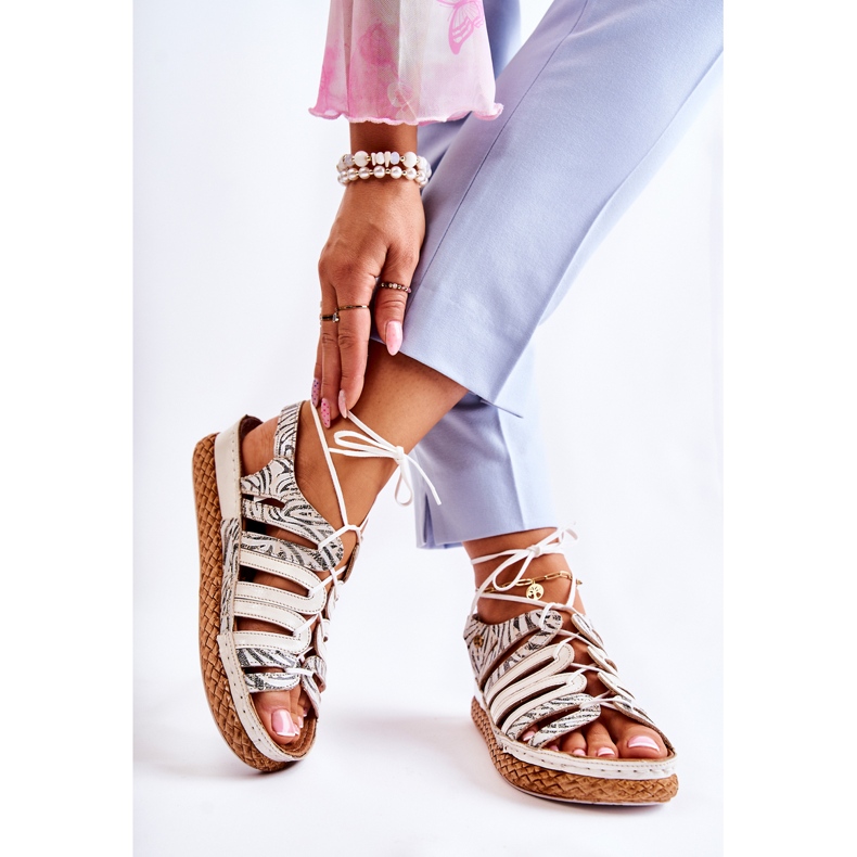 Sandalias de cuero de mujer de moda Maciejka 05552-04 Beige-Negro 2