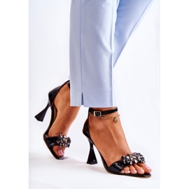 Sandalias Lacadas De Tacón Alto Con Cristales Negro Destiney 4