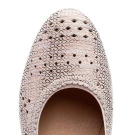 Marco Shoes Zapatos de salón beige con perforación para un pie más ancho 6