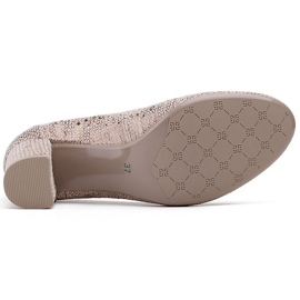 Marco Shoes Zapatos de salón beige con perforación para un pie más ancho 4