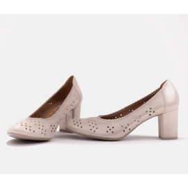 Marco Shoes Zapatos de salón de piel con perforación para un pie más ancho beige 2