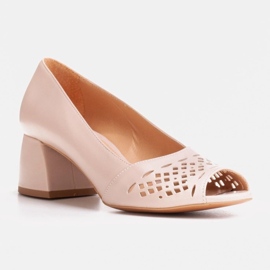 Marco Shoes Zapatos de salón beige con parte delantera perforada 1