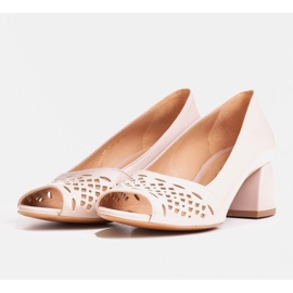 Marco Shoes Zapatos de salón beige con parte delantera perforada 3