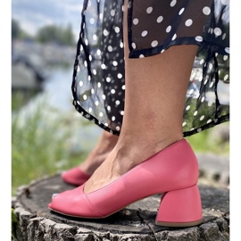 Marco Shoes Bombas con un lado abierto rojo 6