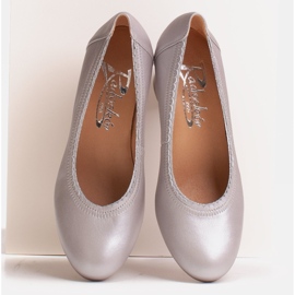 Radoskór Zapatos de tacón plateados para mujer para un pie más ancho plata gris 2