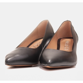 Marco Shoes Zapatos de salón en piel negra con estampado floral negro 2