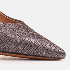 Marco Shoes Zapatos de salón elegantes hechos de cuero repujado gris 7
