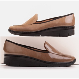 Radoskór Zapatos cómodos de cuña baja para un pie más ancho marrón 1 Radoskór Zapatos cómodos de cuña baja para un pie más ancho marrón 1