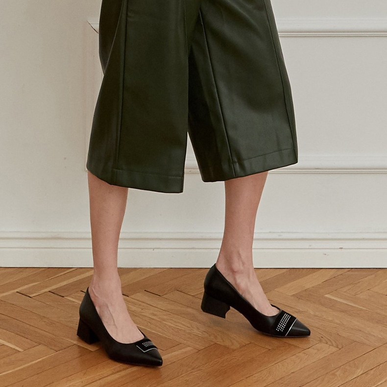 Marco Shoes Bombas negras con tacones bajos, decoración con chorros negro 1 Marco Shoes Bombas negras con tacones bajos, decoración con chorros negro 1