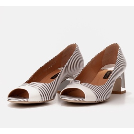 Marco Shoes Zapatos de salón con parte delantera abierta y tacón cromado plata 5