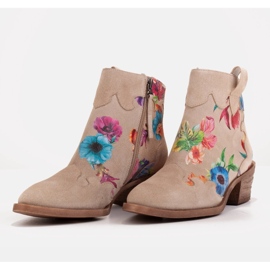Marco Shoes Botas beige de ante natural con estampado floral 5