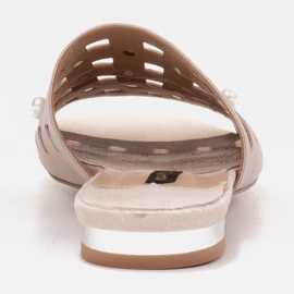 Marco Shoes Pantuflas de mujer elegantes con perlas y perforaciones beige 4