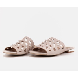 Marco Shoes Pantuflas de mujer elegantes con perlas y perforaciones beige 5