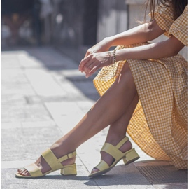 Marco Shoes Sandalias cinta con tacón revestido de piel amarillo 1