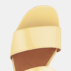 Marco Shoes Sandalias cinta con tacón revestido de piel amarillo 9
