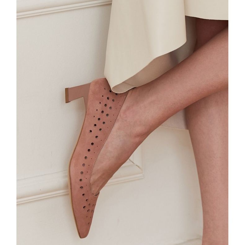 Marco Shoes Bombas de mujer con interesante perforación. rosa 1