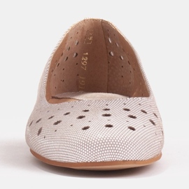 Marco Shoes Bailarinas de mujer con perforaciones en la parte superior beige 3