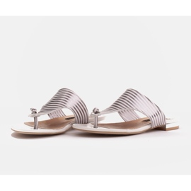 Marco Shoes Sandalias planas con laca y tacón metalizado blanco plata 4