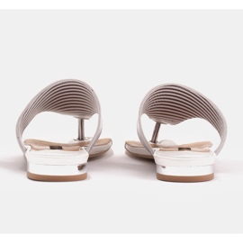 Marco Shoes Sandalias planas con laca y tacón metalizado blanco plata 5