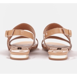 Marco Shoes Sandalias planas con laca y tacón metalizado beige 4
