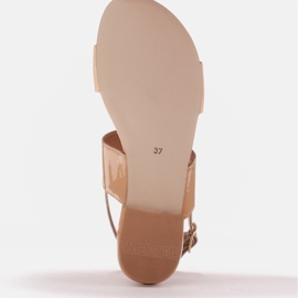 Marco Shoes Sandalias planas con laca y tacón metalizado beige 7