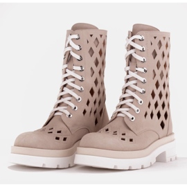 Marco Shoes Botas de terciopelo con perforaciones beige 4