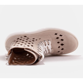 Marco Shoes Botas de terciopelo con perforaciones beige 5