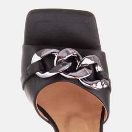 Marco Shoes Zapatillas de mujer de raso negro con cadena decorativa 7