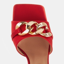 Marco Shoes Zapatillas de mujer en raso rojo con cadena decorativa 6