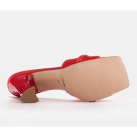Marco Shoes Zapatillas de mujer en raso rojo con cadena decorativa 7