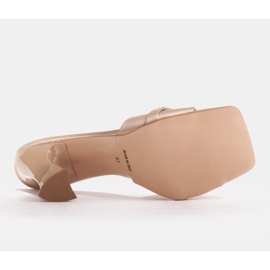Marco Shoes Zapatillas de mujer en raso beige con cadena decorativa 8