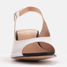 Marco Shoes Cómodas sandalias de mujer fabricadas en piel blanca. blanco 6