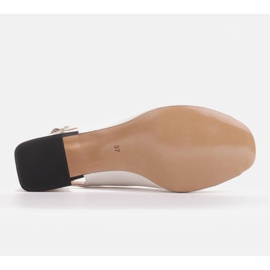 Marco Shoes Cómodas sandalias de mujer fabricadas en piel blanca. blanco 5