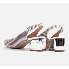 Marco Shoes Cómodas sandalias de mujer con cuero interesante. blanco multicolor plata 7
