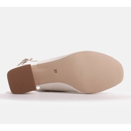 Marco Shoes Cómodas sandalias de mujer fabricadas en piel blanca. blanco 6