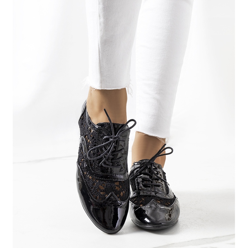 Zapatos lacados en negro de Brett 1