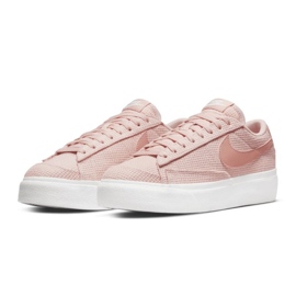 Zapatillas Nike Blazer Low Platform DN0744-600 rosado 2