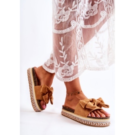 PG1 Pantuflas De Mujer En Una Plataforma Masiva Con Un Lazo Camel Macardi marrón 3