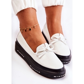 Vinceza Mocasines Mujer Lacados Con Cuña Blanco Volantes 5