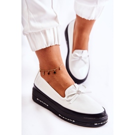 Vinceza Mocasines Mujer Lacados Con Cuña Blanco Volantes 3