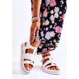 Sandalias de cuero en la plataforma blanca de Tessy blanco 8