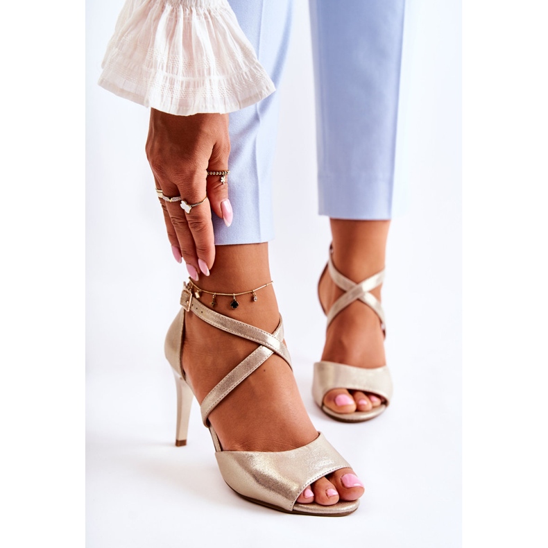 Sergio Leone Sandalias De Moda En Un Tacón Alto Brillante Dorado Loressa 1