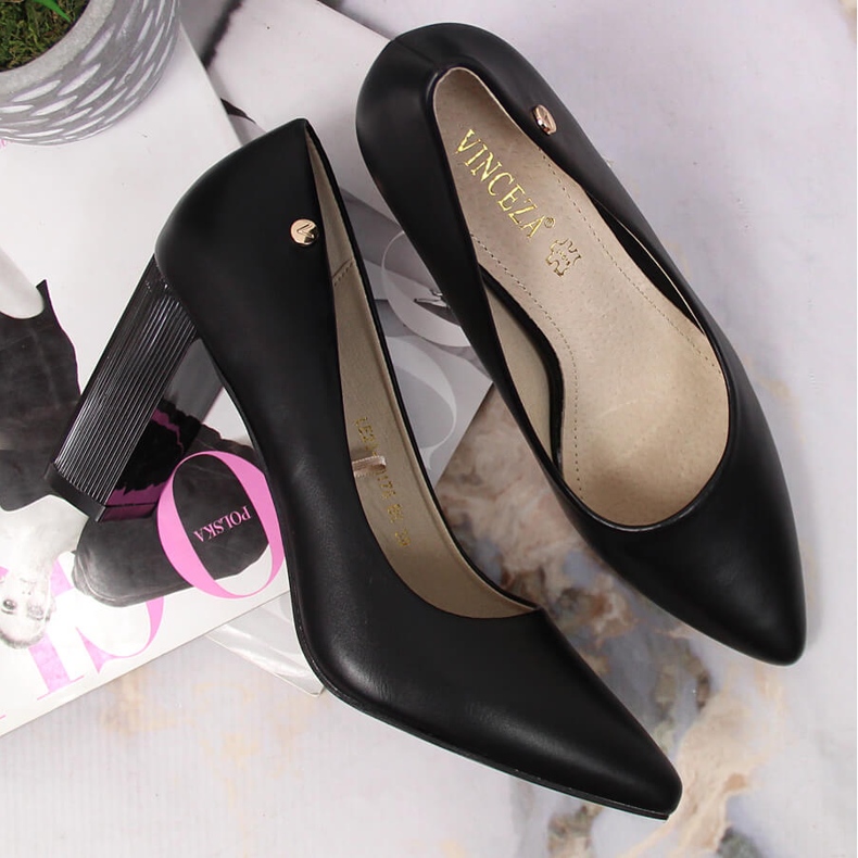 Bombas en el poste negro de Vinceza 2