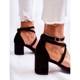 PG1 Bombas de moda en un tacón bajo Crissa negro 6
