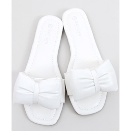 Babuchas Mili Blancas con lazo blanco 1 Babuchas Mili Blancas con lazo blanco 1