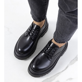 Zapatos negros en la plataforma Foxton 2