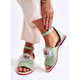 Sandalias De Mujer De Piel Con Adorno Verde Nevassa 2