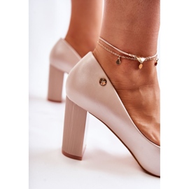 Vinceza Salones De Piel En Una Barra En Spitz Beige Larea 2