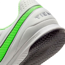 Botas de fútbol Nike React Tiempo Legend 8 Pro Ic M AT6134 030 multicolor blanco 7